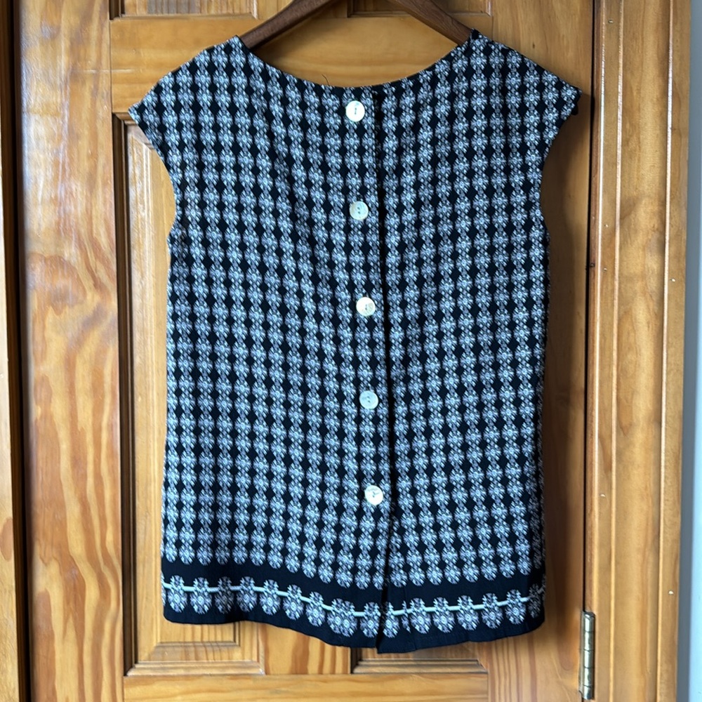 Max Studio Button Back Blouse In Xs - image 2
